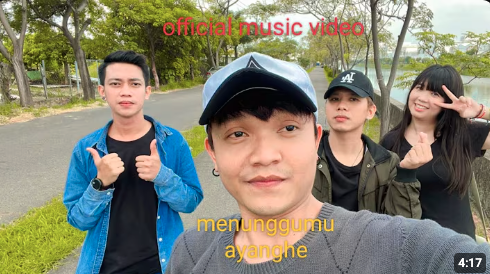 08 Menunggumu 等你