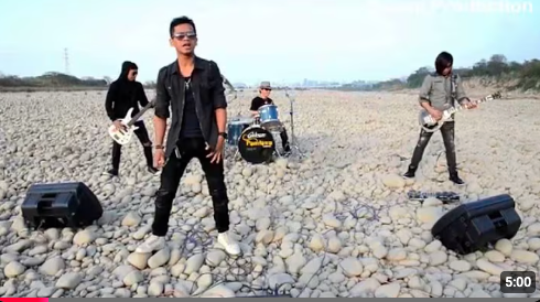 87 Pencarian Cinta 尋愛